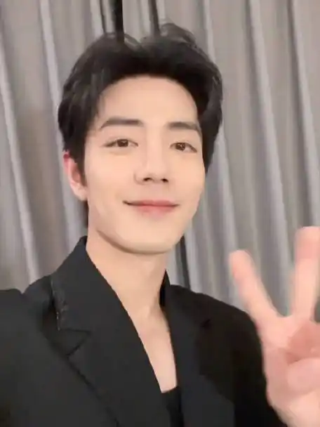 肖战怼脸自拍视频