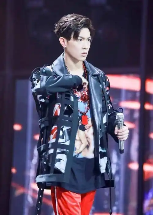 《偷偷藏不住》马伯骞饰演男二桑延:外貌和身高,原著党嗤之以鼻_cm