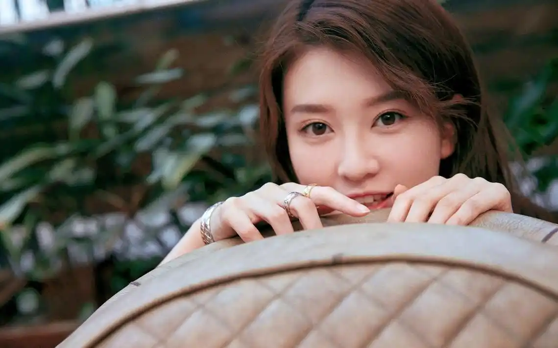 桌面壁纸 美女 女星模特 > 美女乔欣图片显示:√欣赏模式   全屏模式