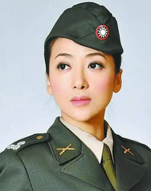 女明星穿军装谁最真实?