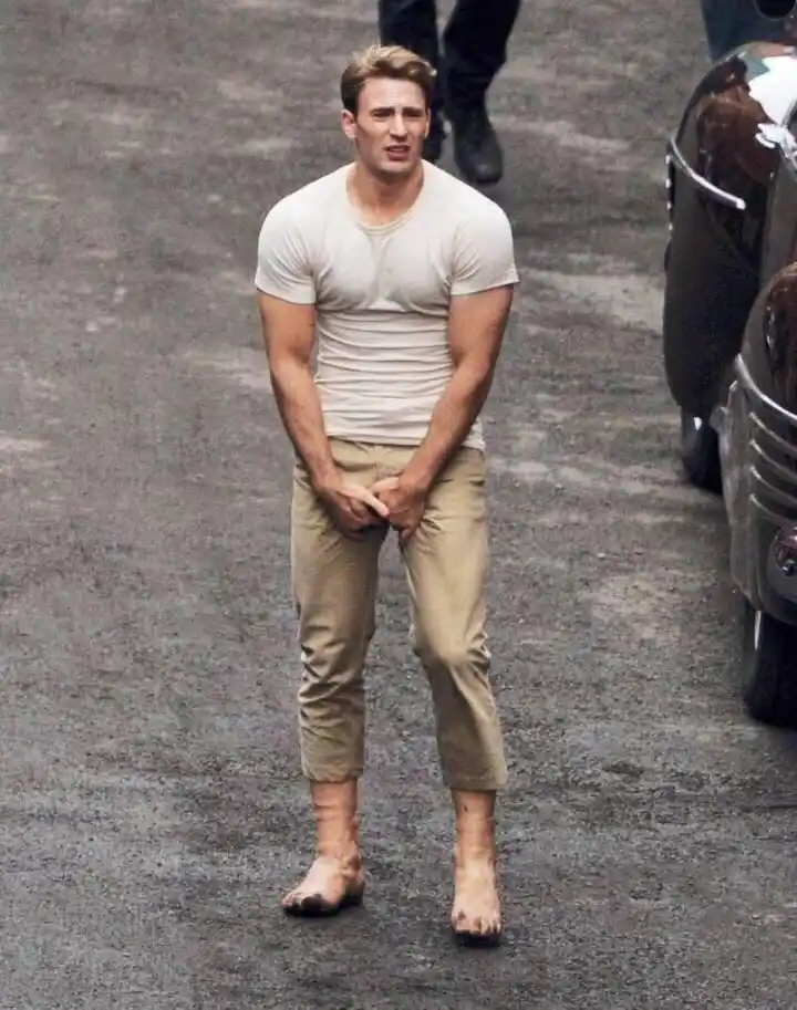 《美国队长》"光脚"街头狂奔,另有隐情?