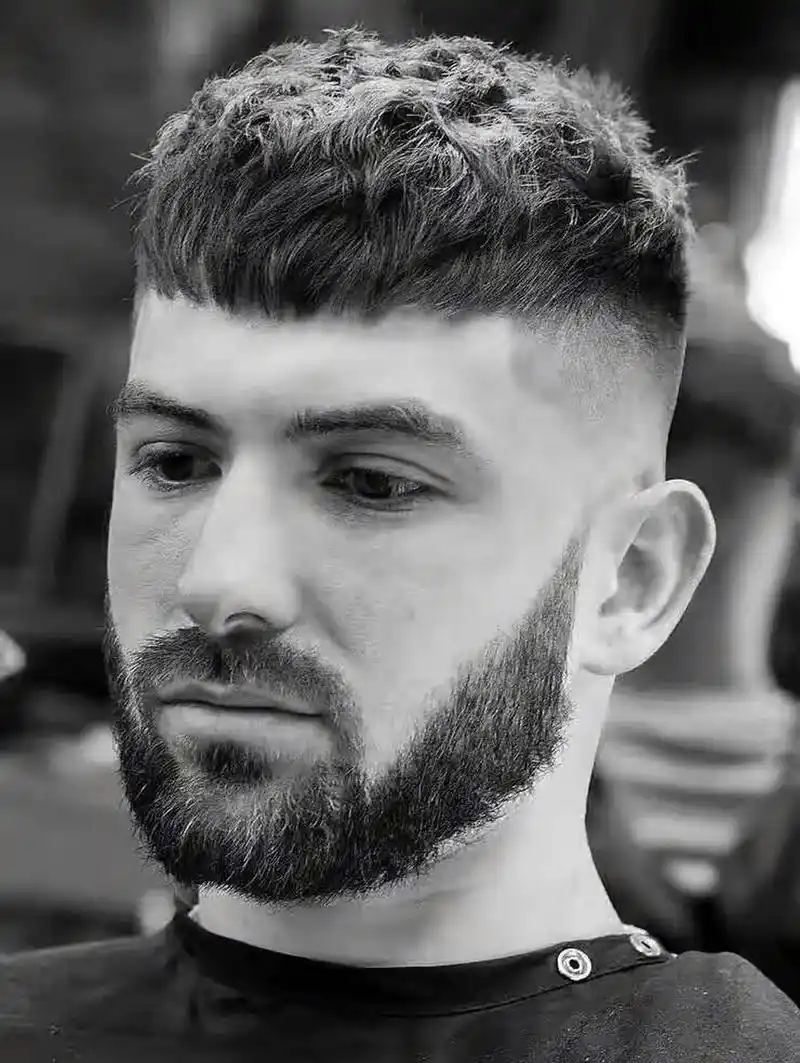 男士发型推荐|凯撒发型 男士经典短发发型|凯撒|简单又时尚,层次分明