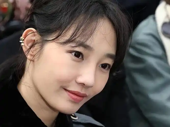 回顾白百何被冤枉不辩解蛰伏6年复出她的反击真是悄无声息