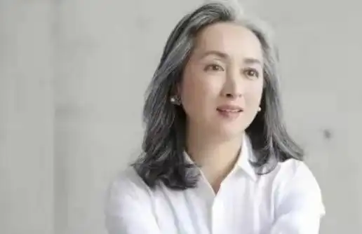 白发不想染了怎么遮盖,白发多不想染适合什么发型