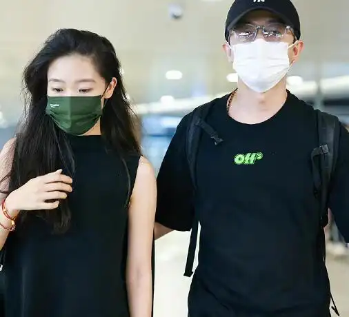 黄轩女朋友是圈外人吗