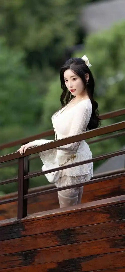 高颜值氧女神最美短裙白丝袜大长腿!_高跟鞋_美女_白色