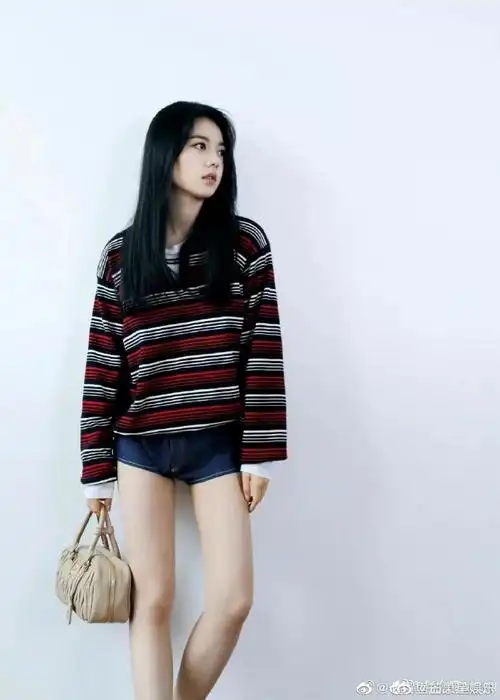 马思纯赵今麦李兰迪同品牌推广照##马思纯赵今麦李兰迪同品牌大片