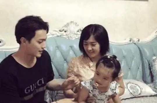 许凯家里是做什么的,许凯妈妈好漂亮