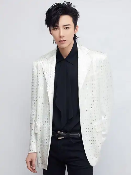 刘宇宁近期舞台照片分享