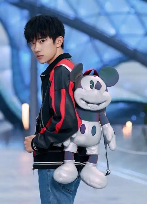 易烊千玺葭月廿二历胜景##四字 易烊千玺 yyqx 四字弟弟