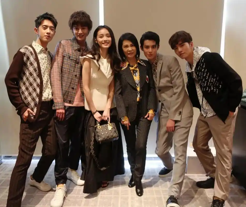 《萌宠小大人》明日上线丨华谊兄弟时尚玩转娱乐跨界