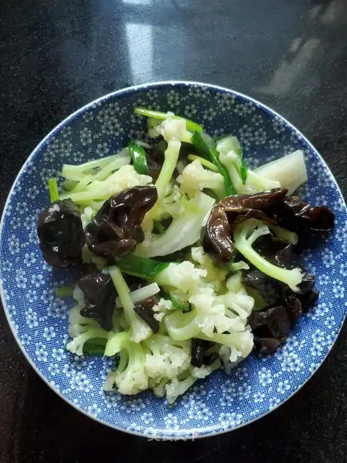 花菜炒黑木耳