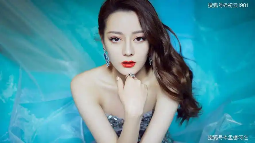 原创这谁顶得住31岁热辣迪丽热巴性感韵味再次绽放惊艳全场