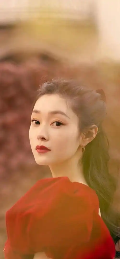 宋轶壁纸,穿的哪套礼服最好看,是雾霾蓝色,是香槟色,还是红色