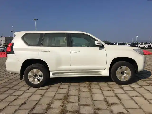 倒真不是吹国货,也不是真的讨厌丰田硬派越野车强制加价的销售方式