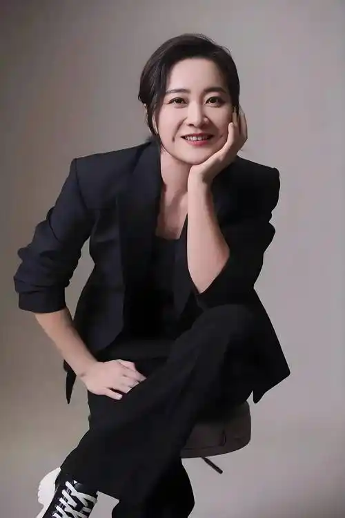 贾玲瘦身风波后深情告白:体重虽减,魅力依旧!观众情缘背后的真心话