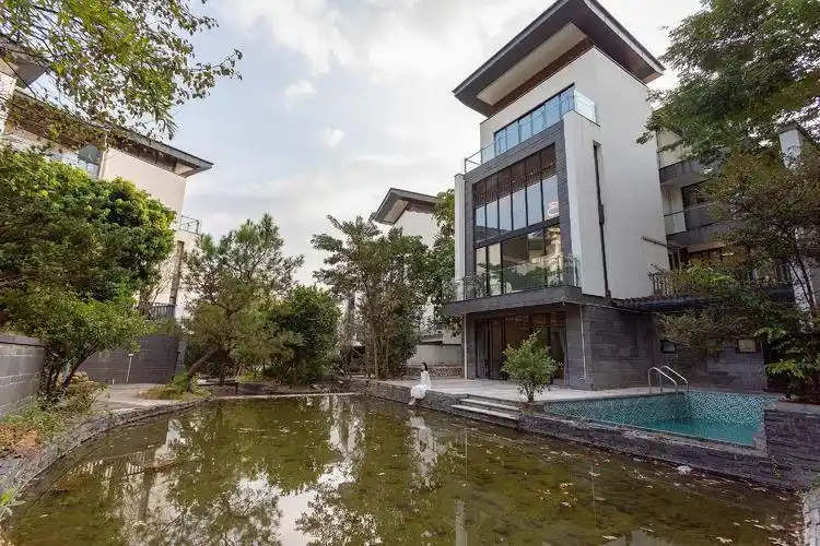 12房20床大户型现代风尚明月山溪豪华温泉别墅会议团建烧烤度假山溪里