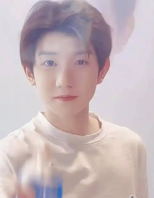 240219 甜系源氏心,王源工作室最新小甜豆更新引粉丝热议!