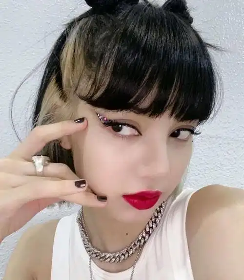 lisa带火了一种染发,它叫"挂耳染",又飒又酷,谁染谁好看