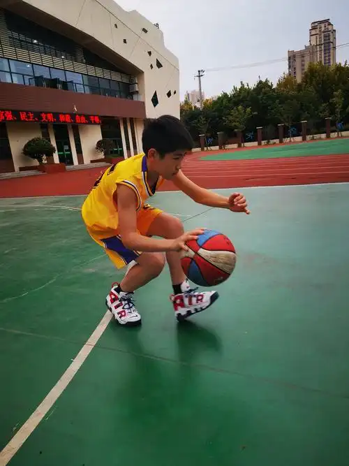 【郎小德育】合肥市郎溪路小学三点半课堂之篮球社团开课啦!