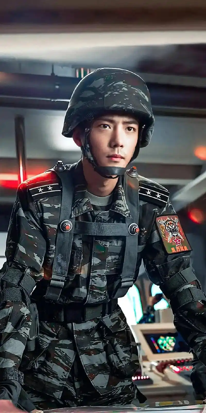 最帅的军人肖战顾一野 五官俊朗 身姿挺拔 正气凛然 目光坚定 - 抖音