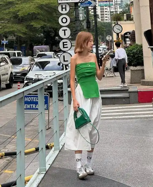 服装潮流搭配-cfw服装设计网