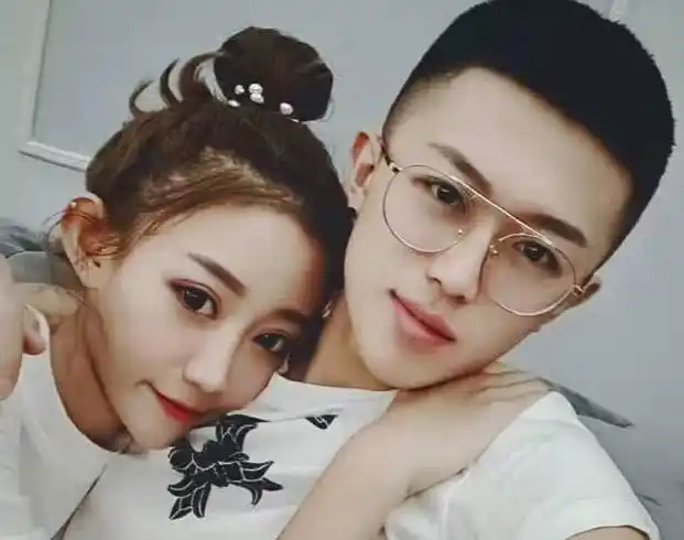 小伊伊怎么火的(快手小伊伊怎么火的) - 直播好站