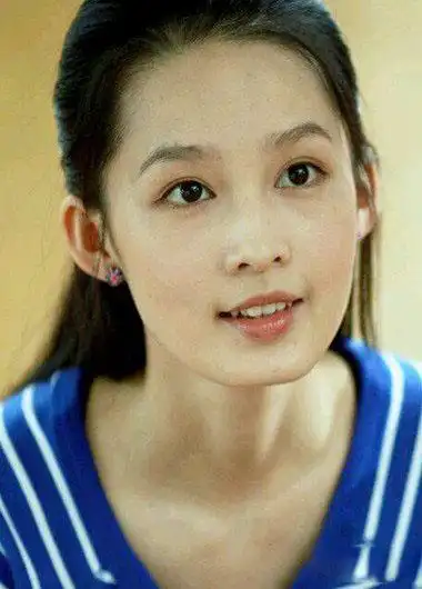 李沁整容前后照片对比 李沁整容后攀上金世佳!