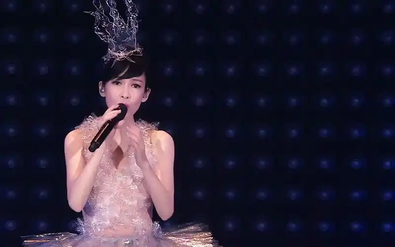 周慧敏 - 肋骨(live)高清