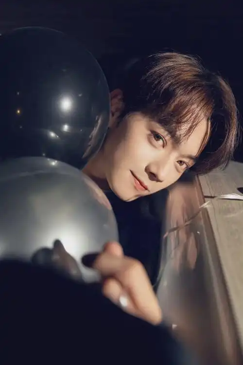 许凯二十七岁生日写真 愿你每一岁都能奔走在自己的热爱里……__财经