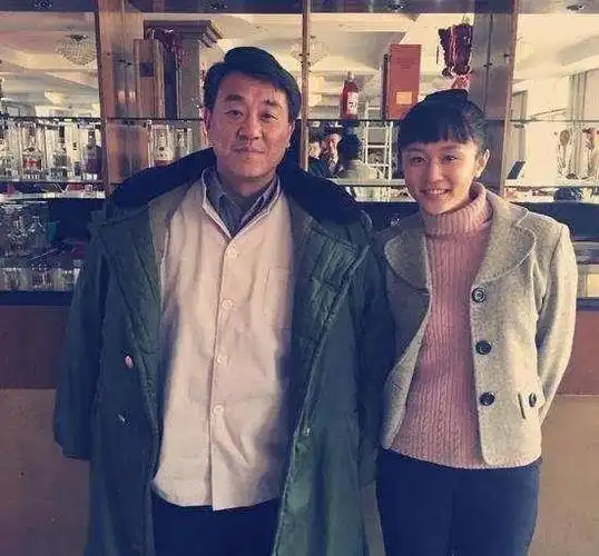 何冰妻子李海洋_何冰妻子照片及个人资料简历