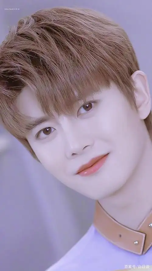 神仙颜值!任嘉伦的现代装居然这么好看!