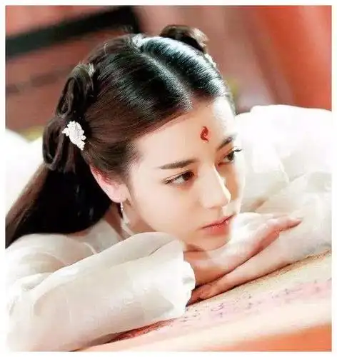 十位梳双丫髻的古装美女,刘亦菲少女,鞠婧祎惊艳,她最精致经典