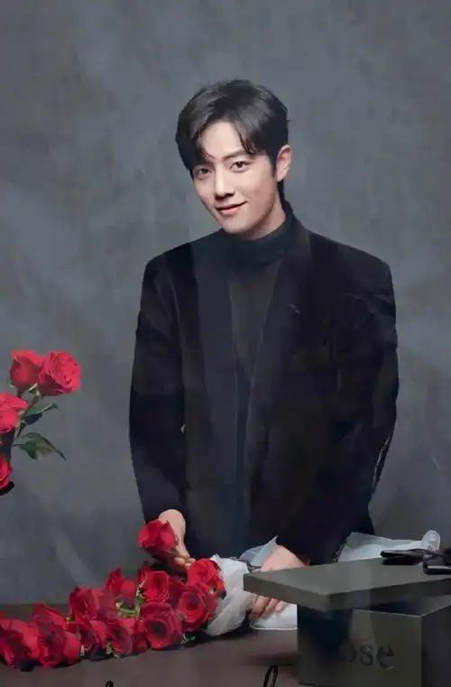 肖战82人间理想型