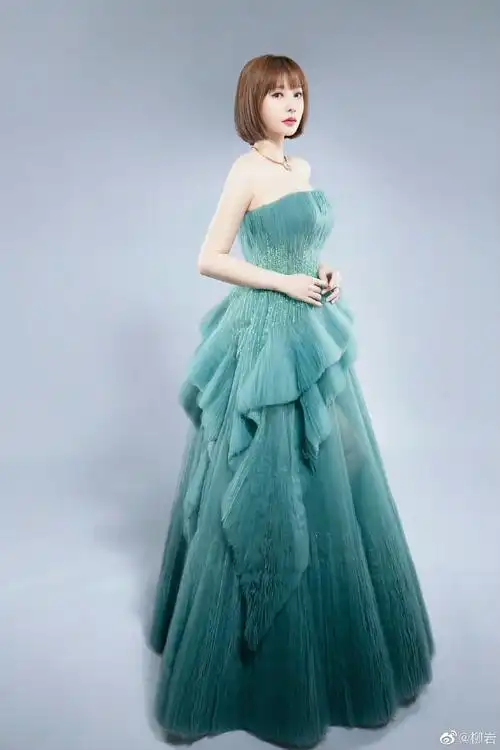 第33届金鸡奖闭幕式颁奖晚会女星红毯礼服大赏