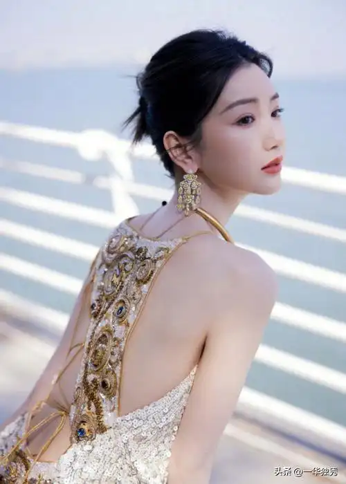 关晓彤个人简历资料 关晓彤的家世 资料-文化号