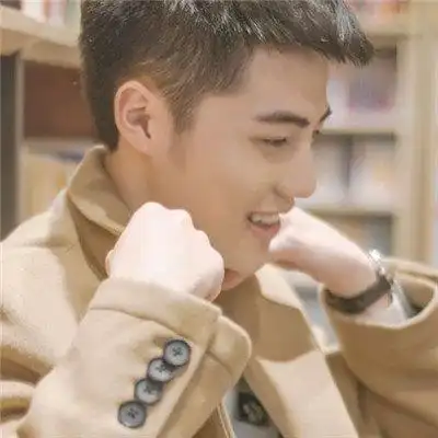 笑容男生头像_第1页