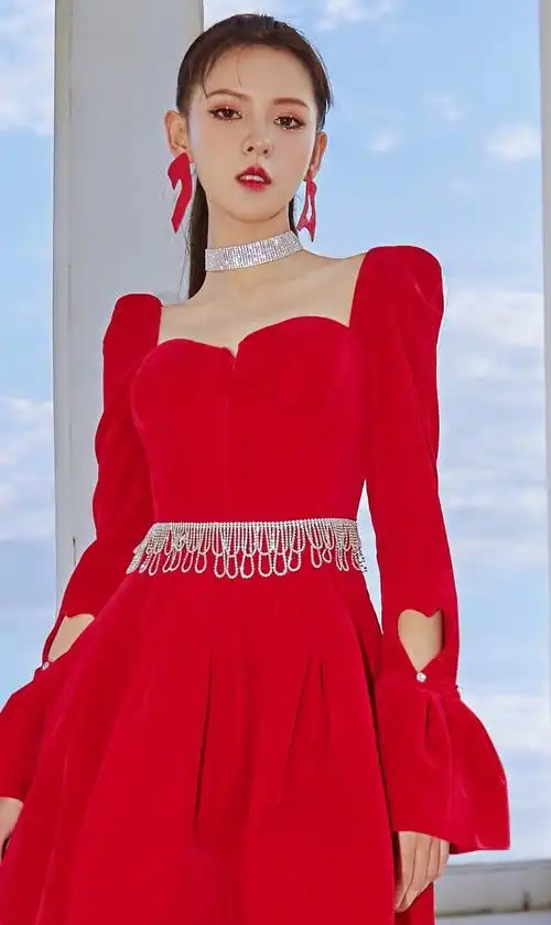 张予曦红裙写真,时而甜美如精灵,时而魅惑如天仙_高清图集_新浪网