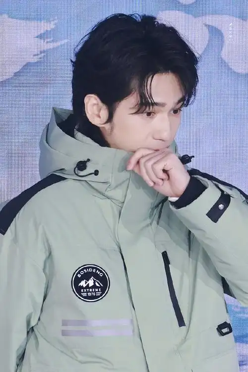 白宇眼神梦回昆仑##白宇新造型梦回昆仑##小鹿拍戏亲过白宇十多次