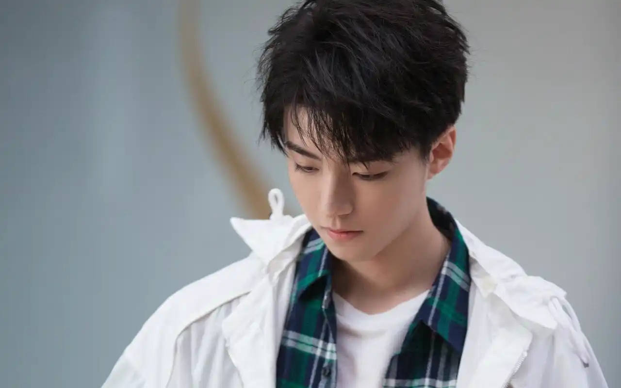 王俊凯广告花絮图片桌面壁纸