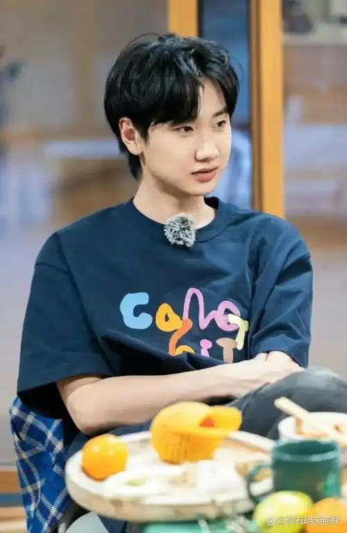 汪苏泷,一个拥有宝藏般天赋的音乐人,最近小编深入了解了他的故事,着