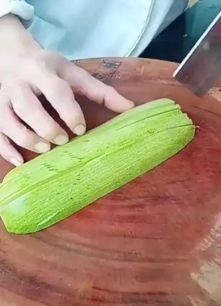 角瓜菱形片正确切法