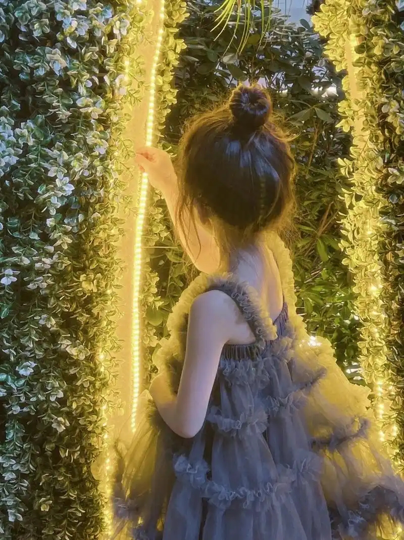 背影的丸子头也太可爱了 穿着tutu裙的丸子头