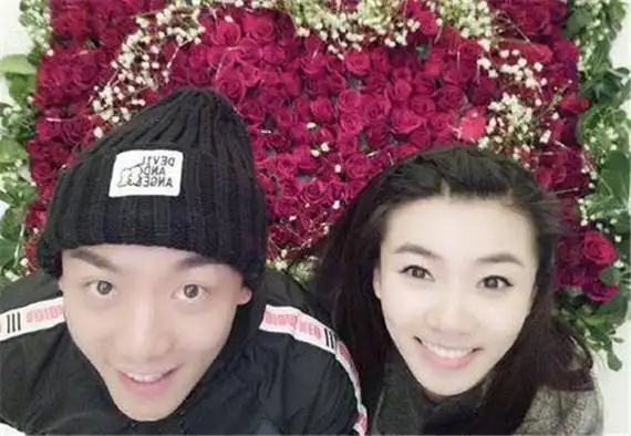 杨颖被郑恺强吻看过胸部真的吗图片 郑恺承认过喜欢baby证据扒皮