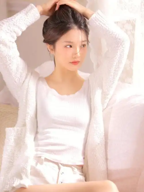 是闪闪发光的少女呀78居家风格写真