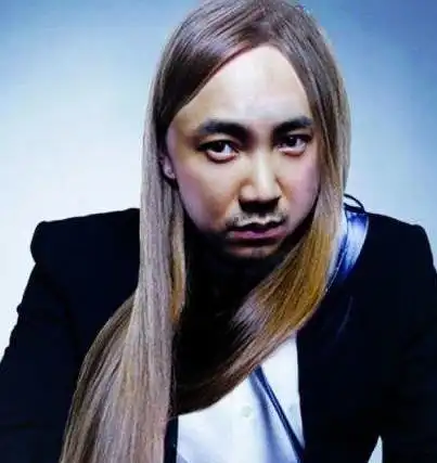 徐峥ps长发照搞笑我长发及腰假期结束了