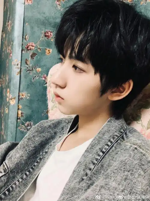 贺峻霖发博祝自己19岁生日快乐