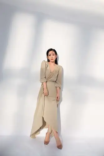 秦海璐夏日长裙 清新绿色温婉优雅__凤凰网