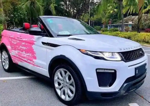 路虎车内男女激情狂欢两小时路人刺激我得拍下来