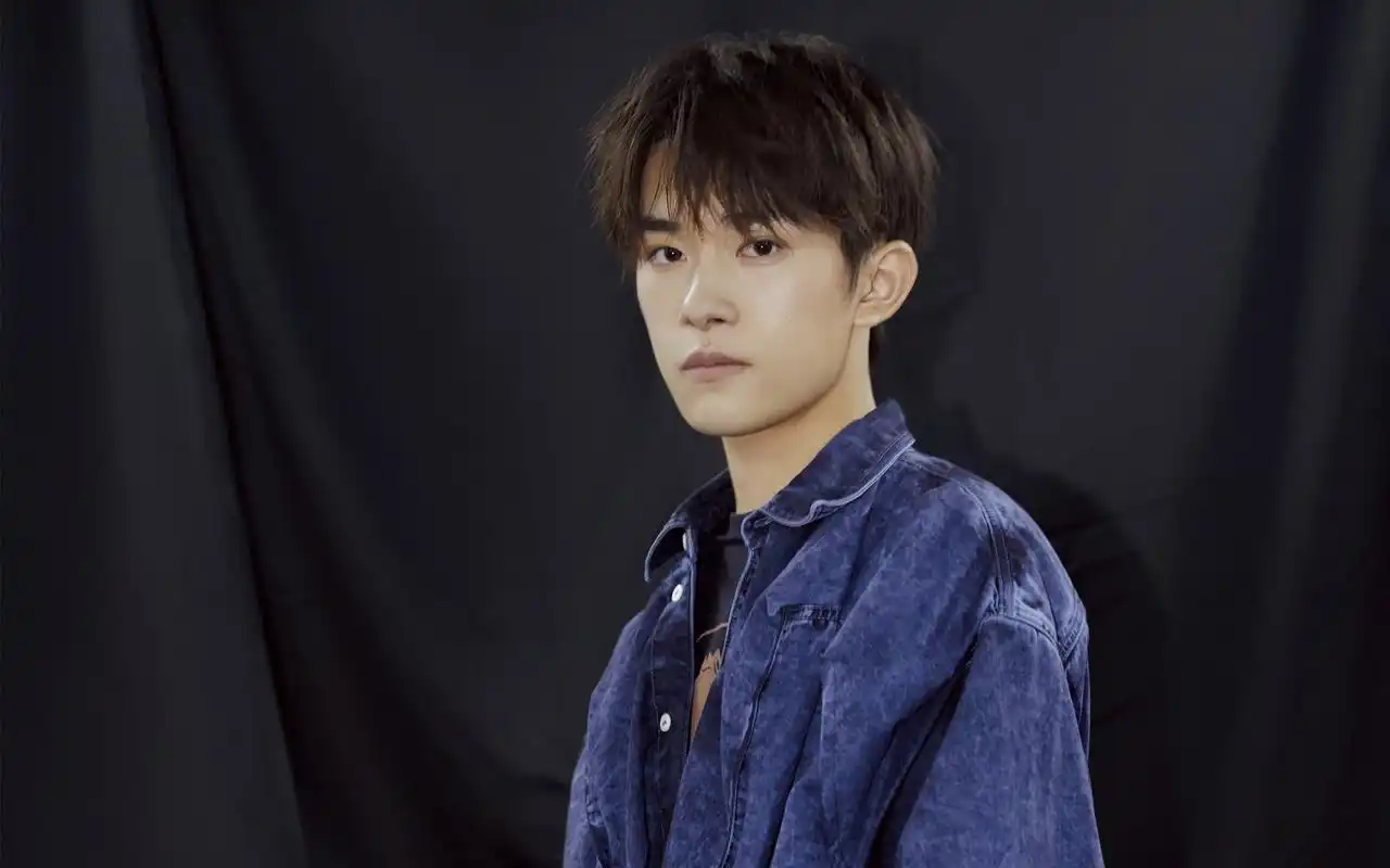 大陆明星,高清,帅气,帅哥,tfboys,易烊千玺,帅哥明星,大陆男明星,壁纸